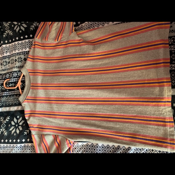 Obey. Size Large. Short sleeve - Picture 3 of 4